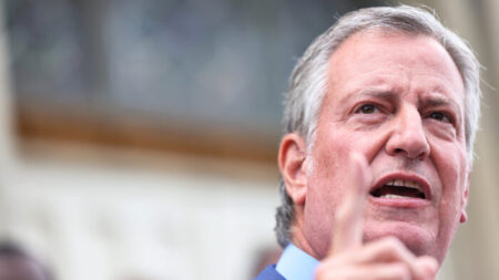 De Blasio utilizó indebidamente su escolta para «fines políticos» y tareas personales: investigación