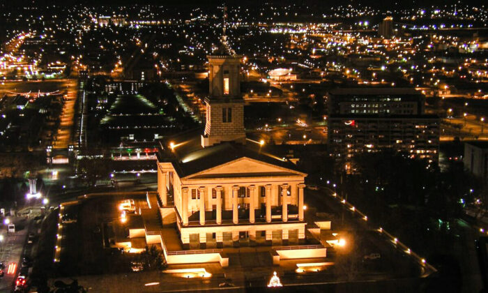 Capitolio del Estado de Tennessee en Nashville, Tennessee, el 13 de diciembre de 2008. (Ichabod/Wikimedia Commons [CC BY-SA 3.0 (ept.ms/2Bw5evC)])