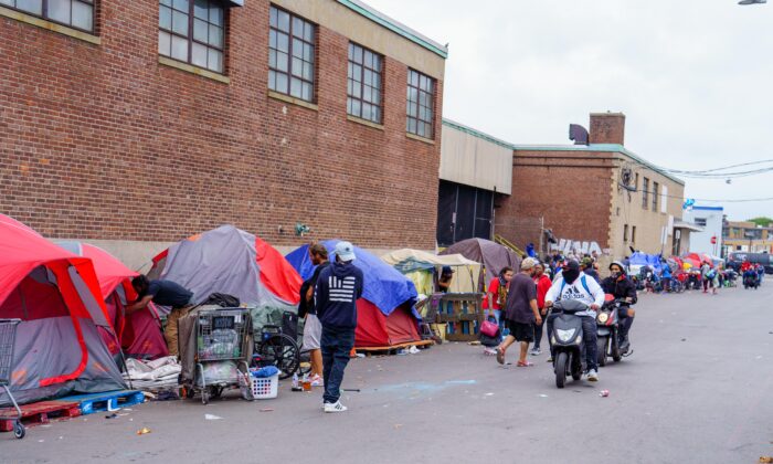 The number of tents in Boston’s Methadone Mile has increased rapidly in recent months. (Learner Liu/The Epoch Times)
