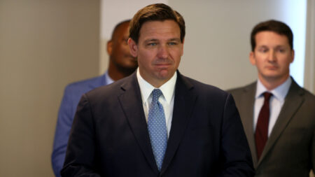 DeSantis habla públicamente por primera vez de la lucha de su esposa contra el cáncer de mama