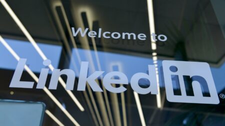 Microsoft cerrará LinkedIn en China tras críticas a la censura impuesta por el régimen