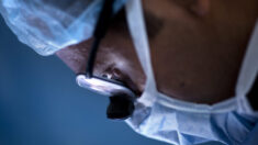 Hospital de Colorado niega trasplante de riñón a una mujer por negarse a vacunarse contra la COVID
