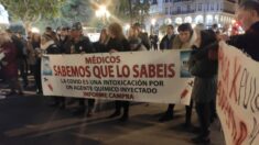 Miles de españoles protestan en Valencia contra el pasaporte sanitario