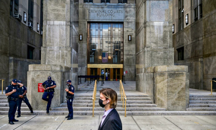El edificio de los tribunales penales y la oficina del fiscal del distrito en Nueva York el 1 de julio de 2021. (ED JONES/AFP vía Getty Images)