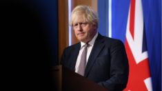 Reino Unido introducirá medidas temporales en respuesta a la variante omicron