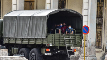 Denuncian al menos un centenar de detenidos en Cuba durante protestas del 15N