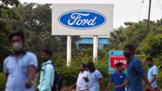 GM, Ford y Stellantis retrasan la vacunación obligatoria para sus empleados