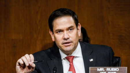 Rubio busca incluir enmienda que prohíbe productos chinos de Xinjiang bloqueando votación en la Cámara