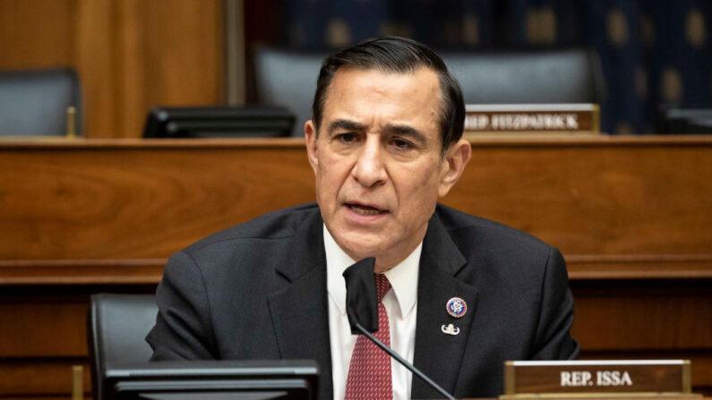 El representante Darrell Issa (R-CA) habla mientras el secretario de Estado de los Estados Unidos, Antony Blinken, testifica ante el Comité de Asuntos Exteriores de la Cámara de Representantes el 10 de marzo de 2021 en el Capitolio, DC. (Ting Shen-Pool/Getty Images)