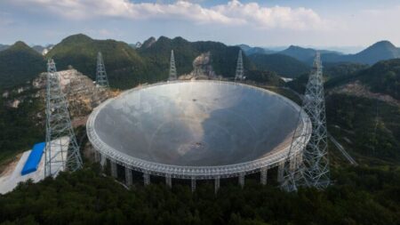 Experto cuestiona el plan de China para expandir su programa «Sky Eye» en busca de extraterrestres