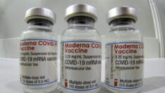 Moderna podría tener lista una vacuna de refuerzo para ómicron en marzo y pedir autorización de FDA
