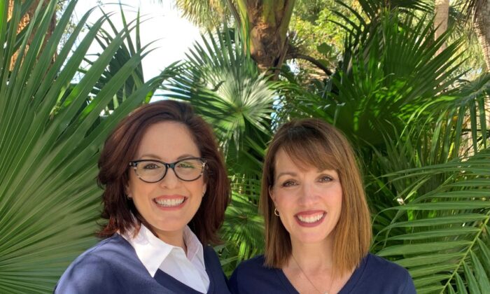 Tiffany Justice y Tina Descovich, cofundadoras de Moms for Liberty. (Cortesía de Moms for Liberty)