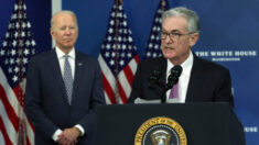 La inflación sigue “demasiado alta” en lugar de “casi nada”, dice Powell contradiciendo a Biden