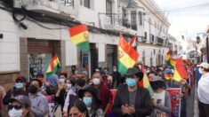 Bolivianos derrotan “ley comunista” con protestas y paro económico