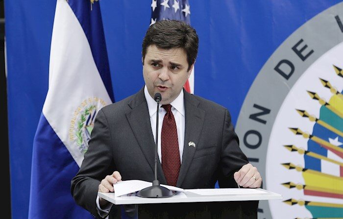 Fotografía de archivo del secretario adjunto para Latinoamérica del Departamento de Estado de Estados Unidos, Ricardo Zúñiga. EFE/ Rodrigo Sura