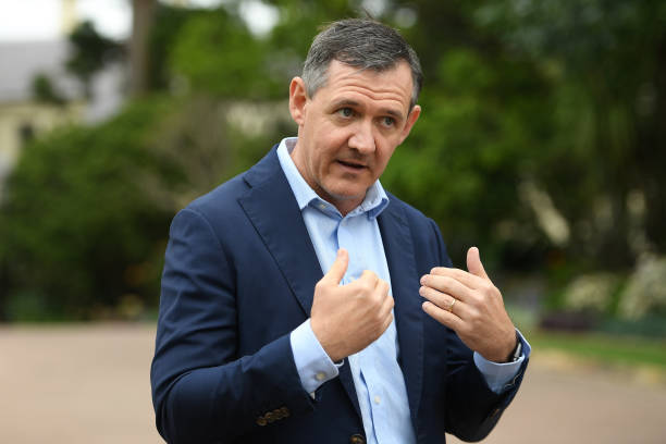 El jefe de gobierno del Territorio del Norte, Michael Gunner, llega a Kirribilli House para reunirse con el primer ministro australiano Scott Morrison el 16 de octubre de 2020 en Sydney, Australia. (Dan Himbrechts / Getty Images)
