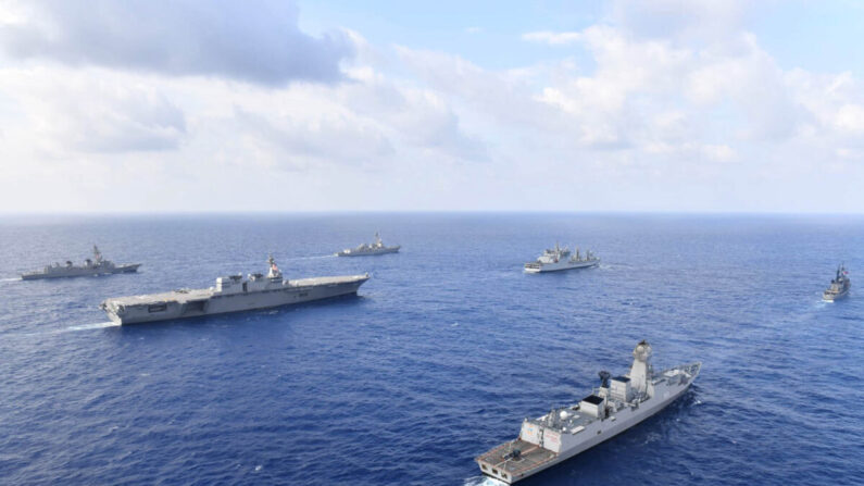 Buques navales de Estados Unidos, Japón, India y Filipinas realizan ejercicios de formación y comunicación en el mar de China Meridional, mayo de 2019. (Japan Maritime Self-Defense Force/U.S. Navy)