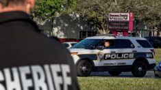 Arrestan a estudiante por amenazar con nuevo tiroteo en escuela de Parkland