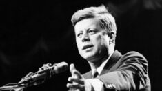 Administración Biden publica 1500 documentos secretos del asesinato de Kennedy