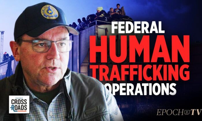 Rep. Tom Tiffany: El gobierno federal de Estados Unidos está facilitando una operación de tráfico de personas, una de las más grandes del mundo | Crossroads (The Epoch Times)