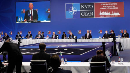 OTAN advierte a Rusia de «consecuencias masivas» si ataca a Ucrania