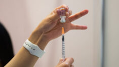 Vacunados con dos dosis de Sinovac de China no obtienen eficacia contra ómicron: Estudio de Hong Kong