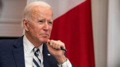 Administración de Biden considera una extensión a la pausa en el pago de préstamos estudiantiles
