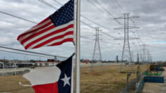 Texas  se prepara para las condiciones climáticas de congelación inspeccionando su red eléctrica