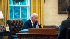 Casa Blanca: Biden pide bajar la tensión con Ucrania en su llamada con Putin