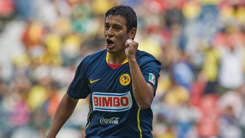 Alfredo Moreno del América celebra su gol contra el Monterrey, durante su partido de la Liga Mexicana en la Ciudad de México (México), el 9 de noviembre de 2008. (Ronaldo Schemidt/AFP vía Getty Images)