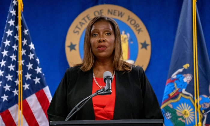La fiscal general de Nueva York, Letitia James, foto tomada en la ciudad de Nueva York, el 3 de agosto de 2021. (David Dee Delgado/Getty Images)
