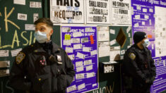 Vandalizan residencia de alcalde De Blasio de Nueva York durante protesta por su orden de vacunación