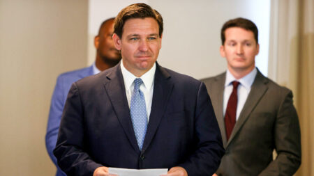 DeSantis: Descubrimiento de ómicron no provocará restricciones en Florida