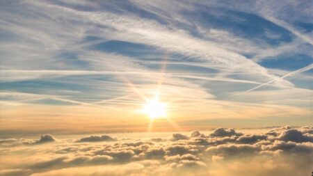 Consejos de la NASA para iniciar el solsticio de verano, empiece hoy con la «Luna de Fresa»