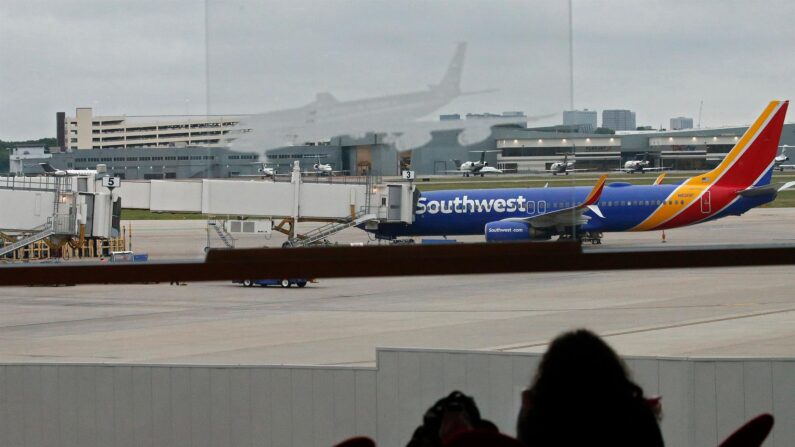 Medios locales se hicieron eco este jueves de la demanda interpuesta por Mediora Clay Reading, de 68 años, contra Southwest Airlines, ante un tribunal neoyorquino. Imagen de archivo. EFE/EPA/Larry W. Smith
