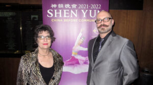 Exbailarina profesional impresionada por el resurgimiento de la danza clásica china de Shen Yun