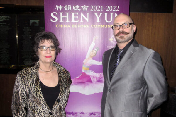 Exbailarina profesional impresionada por el resurgimiento de la danza clásica china de Shen Yun