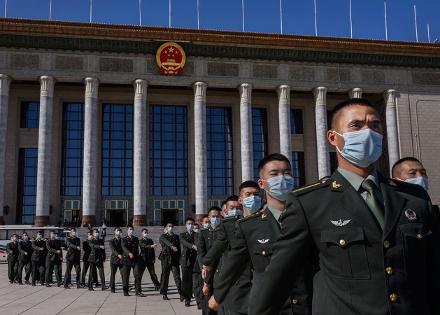 Nuevos generales de China evidencian la ansiedad de Xi Jinping por el ejército: Experto