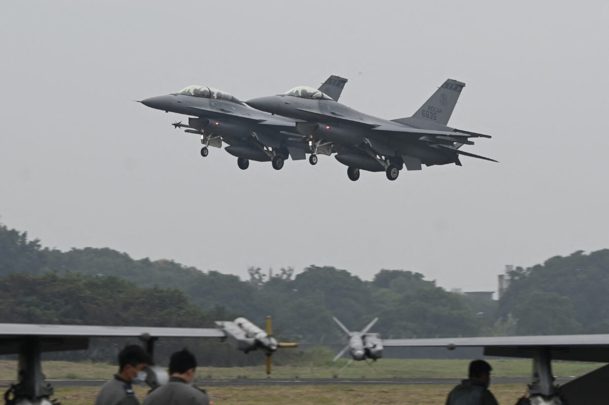 La mayoría de republicanos y demócratas apoyan que EE.UU. defienda militarmente a Taiwán: Encuesta