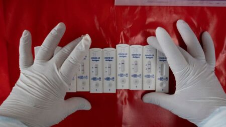Perú reporta tres casos de flurona, uno de los cuales falleció