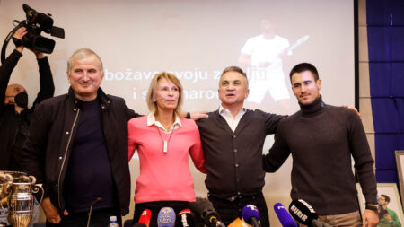 La familia de Djokovic denuncia la tortura sufrida por el tenista