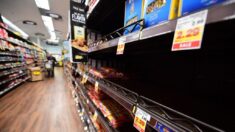Estanterías vacías en diferentes supermercados de EE.UU. por ómicron