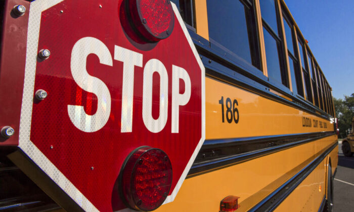 Imagen de un autobús escolar durante un evento de seguridad para niños en Trailside Middle School, en Ashburn, Virginia, el 25 de agosto de 2015. (Paul J. Richards/AFP a través de Getty Images)