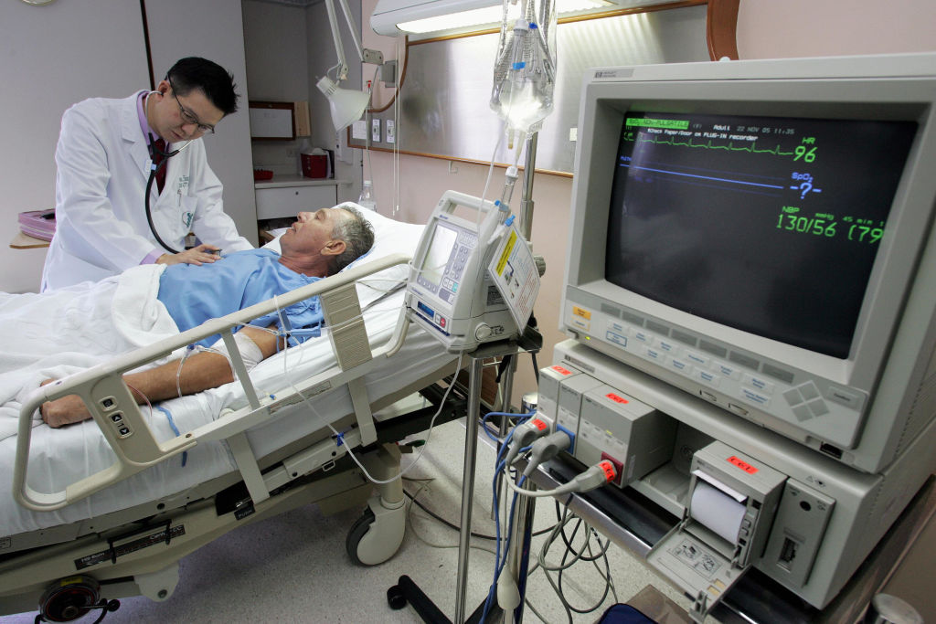 Expertos médicos piden vigilancia para reducir la cardiopatía reumática y la fiebre