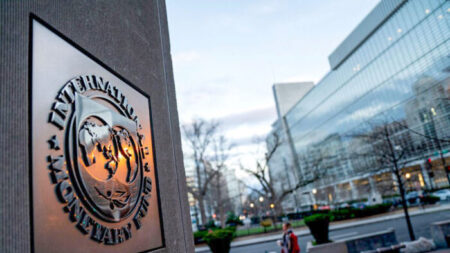 Banco Mundial rebaja el crecimiento de Asia Oriental para 2024 por riesgos de deuda y comercio más débil