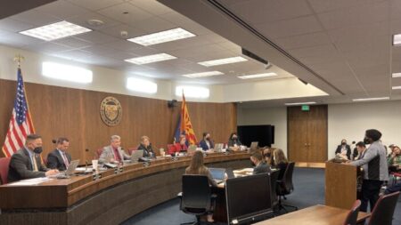 Comité del Senado de Arizona aprueba una serie de proyectos de ley de integridad electoral