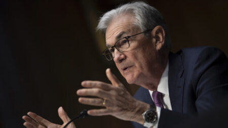 Powell se enfrenta a los progresistas y señala cómo frenar la inflación en audiencia de confirmación