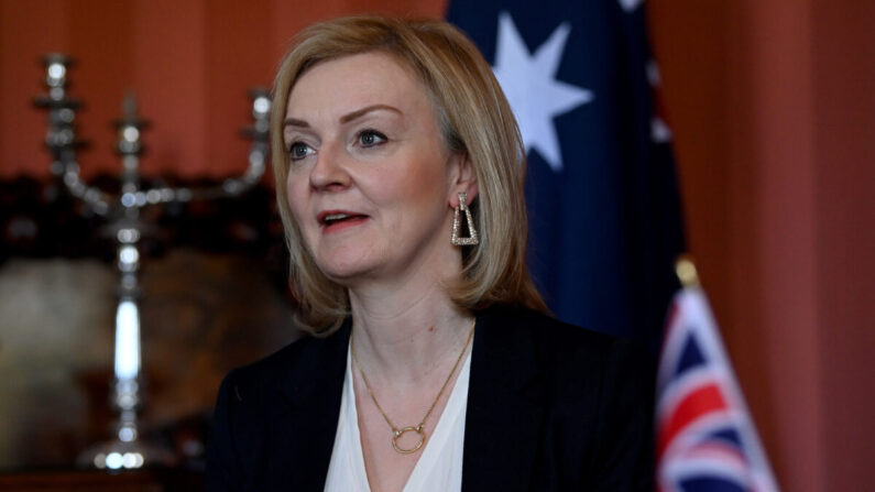 La ministra de Asuntos Exteriores británica, Liz Truss, durante las declaraciones previas a las consultas ministeriales entre Australia y el Reino Unido (AUKMIN) en la Casa del Almirantazgo en Sídney el 21 de enero de 2022. (Bianca De Marchi-Pool/Getty Images)