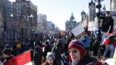 Policía no reporta violencia mientras miles protestan pacíficamente en Ottawa contra los mandatos