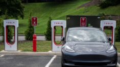 Tesla retrasará sus nuevos modelos en 2022 para impulsar los vehículos automáticos
